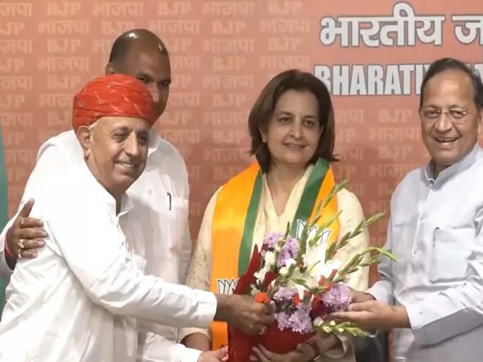congress leader jyoti mirdha and sawai singh chaudhary join bjp in the presence of rajasthan bjp state president cp joshi in delhi | काँग्रेसला मोठा धक्का, दिग्गज जाट नेत्या ज्योती मिर्धा यांचा भाजपमध्ये प्रवेश congress leader jyoti mirdha and sawai singh chaudhary join bjp in the presence of rajasthan bjp state president cp joshi in delhi | काँग्रेसला मोठा धक्का, दिग्गज जाट नेत्या ज्योती मिर्धा यांचा भाजपमध्ये प्रवेश