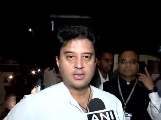 Devendra Fadnavis oath taking ceremony Union Minister Jyotiraditya Scindia says Progress and development of Maharashtra is assured under the Trimurti | 'महायुतीचे त्रिमूर्ती' असा उल्लेख करत ज्योतिरादित्य शिंदे नव्या फडणवीस सरकारबाबत म्हणाले... Devendra Fadnavis oath taking ceremony Union Minister Jyotiraditya Scindia says Progress and development of Maharashtra is assured under the Trimurti | 'महायुतीचे त्रिमूर्ती' असा उल्लेख करत ज्योतिरादित्य शिंदे नव्या फडणवीस सरकारबाबत म्हणाले...