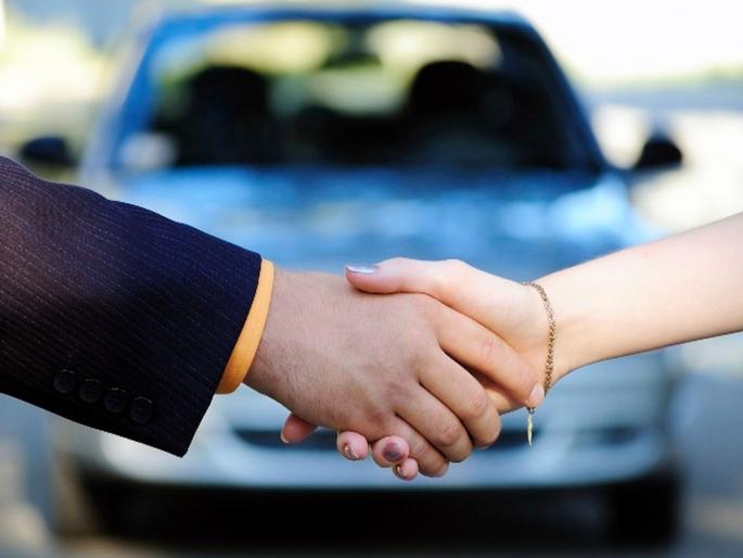 Want to buy car but no budget? Bring home a car by paying 151.94 a day this Diwali ... | Car Buying Tips: कार घ्यायचीय पण बजेट नाहीय? या दिवाळीत दिवसाला 151.94 भरून कार घरी आणा... Want to buy car but no budget? Bring home a car by paying 151.94 a day this Diwali ... | Car Buying Tips: कार घ्यायचीय पण बजेट नाहीय? या दिवाळीत दिवसाला 151.94 भरून कार घरी आणा...