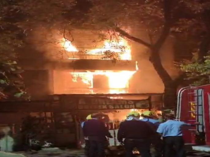Fire breaks out in building in Kondhwa; Loss worth lakhs, fortunately no injuries | कोंढव्यामध्ये इमारतीत आग; लाखोंचे नुकसान, सुदैवाने जखमी नाही Fire breaks out in building in Kondhwa; Loss worth lakhs, fortunately no injuries | कोंढव्यामध्ये इमारतीत आग; लाखोंचे नुकसान, सुदैवाने जखमी नाही