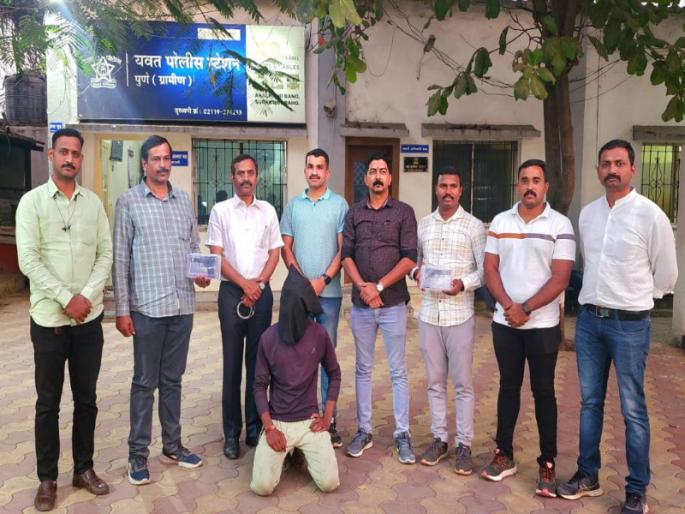 Accused who came to sell village pistol arrested in Daund taluka | दौंड तालुक्यात गावठी पिस्तूल विकण्यासाठी आलेल्या आरोपीला अटक Accused who came to sell village pistol arrested in Daund taluka | दौंड तालुक्यात गावठी पिस्तूल विकण्यासाठी आलेल्या आरोपीला अटक