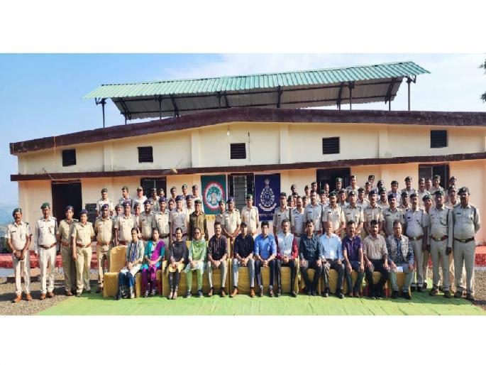 Amravati | Temporary fences will be erected in the inter-state border forest area | आंतरराज्यीय सीमावर्ती जंगलक्षेत्रात अस्थायी नाके उभारणार; वन तस्करांची खैर नाही Amravati | Temporary fences will be erected in the inter-state border forest area | आंतरराज्यीय सीमावर्ती जंगलक्षेत्रात अस्थायी नाके उभारणार; वन तस्करांची खैर नाही