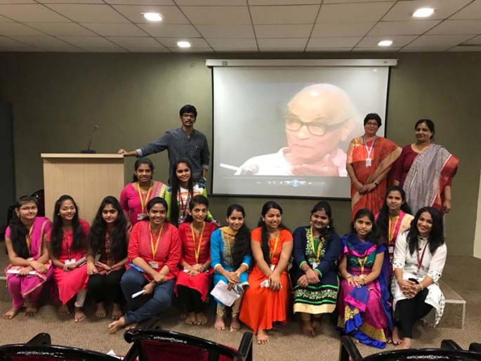 Poetry of poems written in the college of Thane, professor of proficiency and students participation | ठाण्याच्या महाविद्यालयात रंगली विंदांच्या कवितांची काव्यमैफिल, प्राध्यापिका आणि विद्यार्थिनिंचा सहभाग
