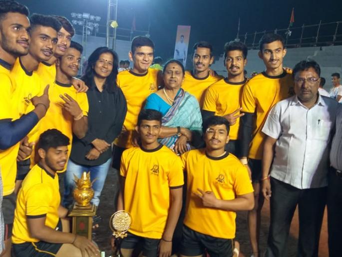 Kabaddi: Pune, Mumbai City win boys and girls Group's title | कबड्डी : पुणे, मुंबई शहर यांना कुमार व कुमारी गटाचे जेतेपद Kabaddi: Pune, Mumbai City win boys and girls Group's title | कबड्डी : पुणे, मुंबई शहर यांना कुमार व कुमारी गटाचे जेतेपद