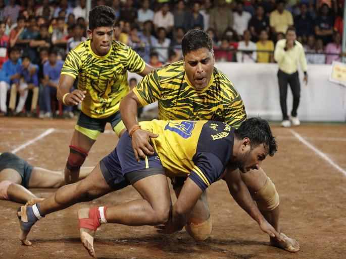 State-level men's team kabaddi competition: Vijay Club, Jai bharat in semifinals | राज्यस्तरीय पुरुष गट कबड्डी स्पर्धा : विजय क्लब, जय भारत उपांत्य फेरीत  State-level men's team kabaddi competition: Vijay Club, Jai bharat in semifinals | राज्यस्तरीय पुरुष गट कबड्डी स्पर्धा : विजय क्लब, जय भारत उपांत्य फेरीत