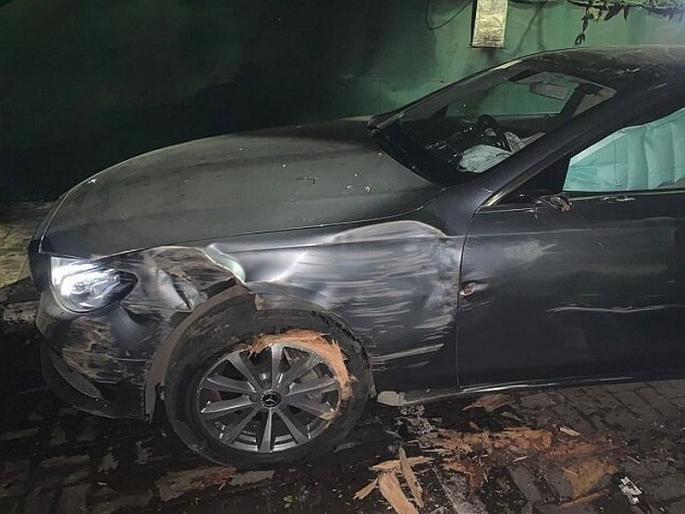 congress vishwajeet kadam car accident in pune | काँग्रेसचे आमदार विश्वजित कदम यांच्या गाडीला अपघात; थोडक्यात बचावले congress vishwajeet kadam car accident in pune | काँग्रेसचे आमदार विश्वजित कदम यांच्या गाडीला अपघात; थोडक्यात बचावले