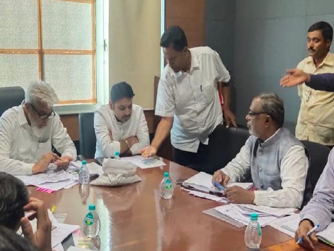 Let's help by investigating the summer soybean seed case, Assurance of Agriculture Minister Dada Bhuse | उन्हाळी सोयाबीन बियाणेप्रकरणी चौकशी करून मदत देऊ, कृषिमंत्री दादा भुसेंचे आश्वासन Let's help by investigating the summer soybean seed case, Assurance of Agriculture Minister Dada Bhuse | उन्हाळी सोयाबीन बियाणेप्रकरणी चौकशी करून मदत देऊ, कृषिमंत्री दादा भुसेंचे आश्वासन