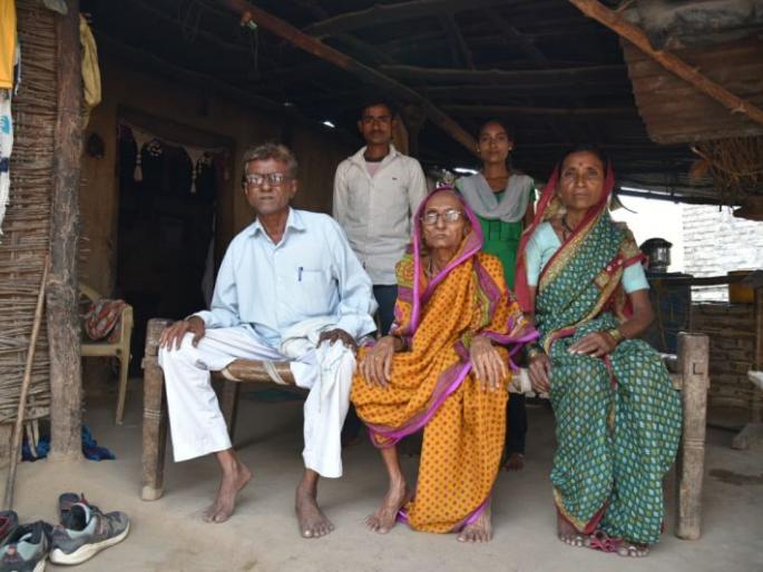 The village imposed social Boycott on the family as they opposed the construction of the temple | मंदिर उभारण्यास विरोध; गावाने कुटुंबावर टाकला सामाजिक बहिष्कार The village imposed social Boycott on the family as they opposed the construction of the temple | मंदिर उभारण्यास विरोध; गावाने कुटुंबावर टाकला सामाजिक बहिष्कार