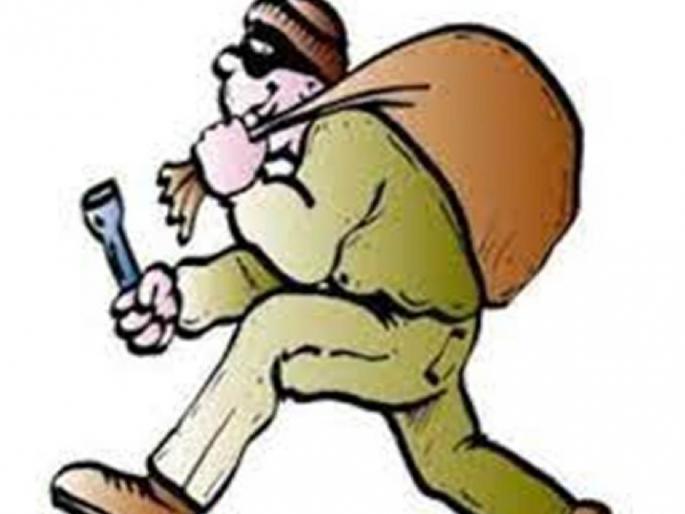 Thieves broke into the closed office of Hatchery Center at Kasba Bawda in Kolhapur and the residence of the Principal of Rajarshi Chhatrapati Shahu College at Kadamwadi | Kolhapur: फॅन, टीव्ही, सिलिंडर, कपडे... चोरट्यांनी हाती लागेल ते लंपास केले Thieves broke into the closed office of Hatchery Center at Kasba Bawda in Kolhapur and the residence of the Principal of Rajarshi Chhatrapati Shahu College at Kadamwadi | Kolhapur: फॅन, टीव्ही, सिलिंडर, कपडे... चोरट्यांनी हाती लागेल ते लंपास केले