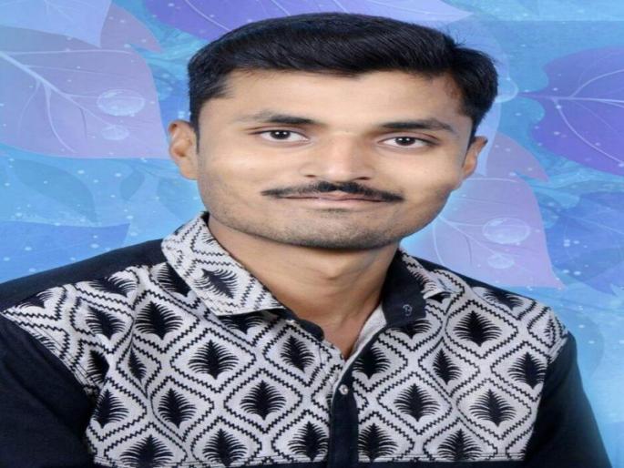 In an attempt to save the dog, the young kills the young man after being under a dump | कुत्र्याला वाचविण्याच्या प्रयत्नात जळगावला डंपरखाली आल्याने तरुण ठार In an attempt to save the dog, the young kills the young man after being under a dump | कुत्र्याला वाचविण्याच्या प्रयत्नात जळगावला डंपरखाली आल्याने तरुण ठार