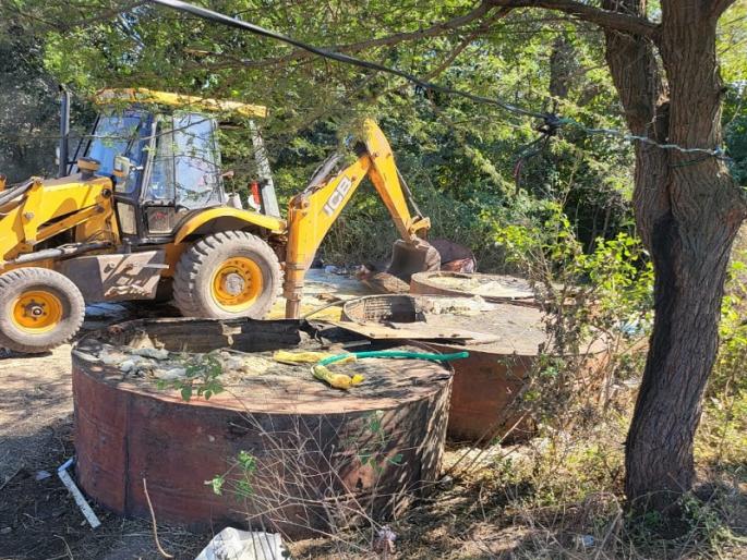 khed police destroyed gavathi hatbhatti daruadda kadus seized 2 lakh twenty thousand | कडुसमध्ये पोलिसांनी उद्ध्वस्त केला गावठी हातभट्टी दारुअड्डा; २ लाख वीस हजारांचा मुद्देमाल हस्तगत khed police destroyed gavathi hatbhatti daruadda kadus seized 2 lakh twenty thousand | कडुसमध्ये पोलिसांनी उद्ध्वस्त केला गावठी हातभट्टी दारुअड्डा; २ लाख वीस हजारांचा मुद्देमाल हस्तगत