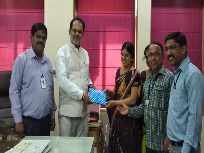 when the labor female was passed in the 12th standard ... | अफाट जिद्द, दुर्दम्य इच्छाशक्तीच्या जोरावर जेव्हा मजूर महिला होते बारावी उत्तीर्ण... when the labor female was passed in the 12th standard ... | अफाट जिद्द, दुर्दम्य इच्छाशक्तीच्या जोरावर जेव्हा मजूर महिला होते बारावी उत्तीर्ण...