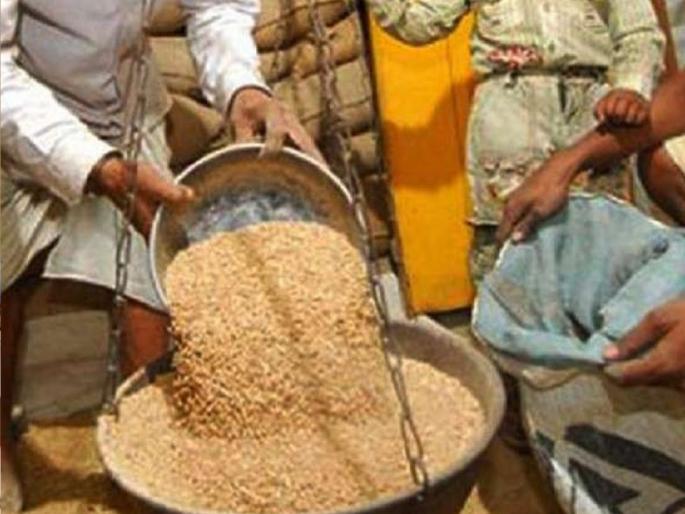 A case has been registered against a ration shopkeeper in Khanapur of Satara district for selling grains in the black market | Satara: काळ्या बाजारात धान्यविक्री रेशन दुकानदारावर गुन्हा A case has been registered against a ration shopkeeper in Khanapur of Satara district for selling grains in the black market | Satara: काळ्या बाजारात धान्यविक्री रेशन दुकानदारावर गुन्हा