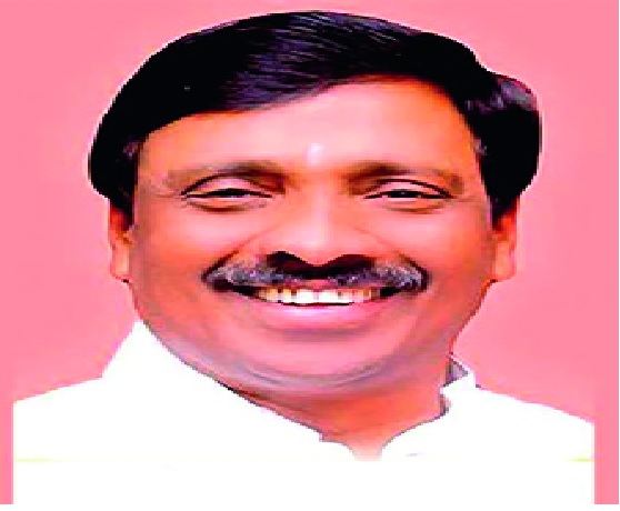 Swabhiman is the only party of three: Vinayak Raut | स्वाभिमान हा केवळ तिघांचा पक्ष : विनायक राऊत Swabhiman is the only party of three: Vinayak Raut | स्वाभिमान हा केवळ तिघांचा पक्ष : विनायक राऊत