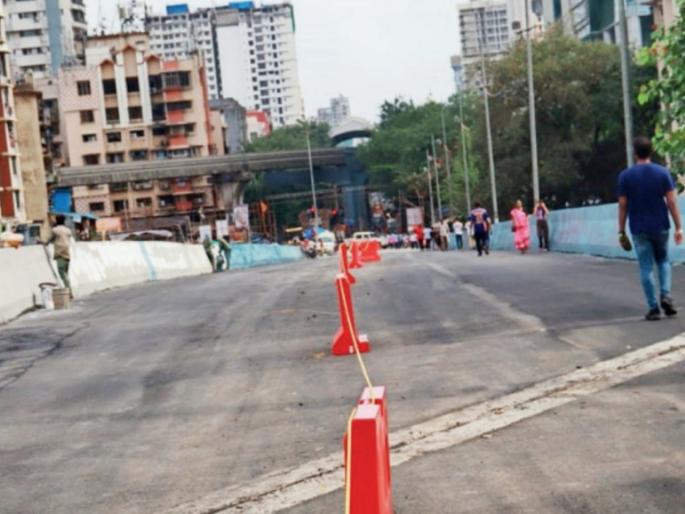 Lower Paral Bridge open to traffic after 5 years; Relief for devotees heading towards Curry Road | ५ वर्षांनंतर लोअर परळ पूल वाहतुकीसाठी खुला; करी रोडकडे जाणाऱ्या भाविकांना दिलासा Lower Paral Bridge open to traffic after 5 years; Relief for devotees heading towards Curry Road | ५ वर्षांनंतर लोअर परळ पूल वाहतुकीसाठी खुला; करी रोडकडे जाणाऱ्या भाविकांना दिलासा