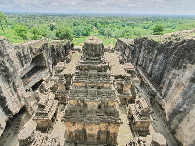 A mountain road option to show tourists the uniqueness of Kailash Caves | याची देही याची डोळा! कैलास लेण्याची अद्वितीयता डोंगरावरून अनुभवता येणार,रस्त्याचे काम सुरु