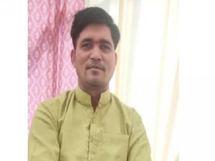 Farmer who received state government award commits suicide for water | राज्य सरकारचा पुरस्कार मिळालेल्या शेतकऱ्याची पाण्यासाठी आत्महत्या Farmer who received state government award commits suicide for water | राज्य सरकारचा पुरस्कार मिळालेल्या शेतकऱ्याची पाण्यासाठी आत्महत्या
