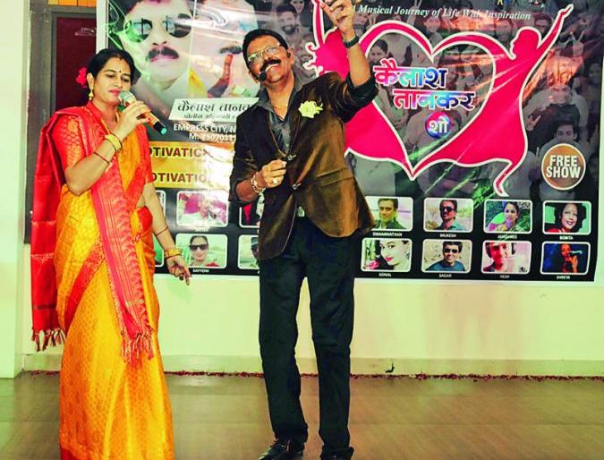 Got a post with Latadidi and started learning the song | लतादिदींसोबत पोस्टिंग मिळाली अन् गाणे शिकणे सुरू झाले Got a post with Latadidi and started learning the song | लतादिदींसोबत पोस्टिंग मिळाली अन् गाणे शिकणे सुरू झाले