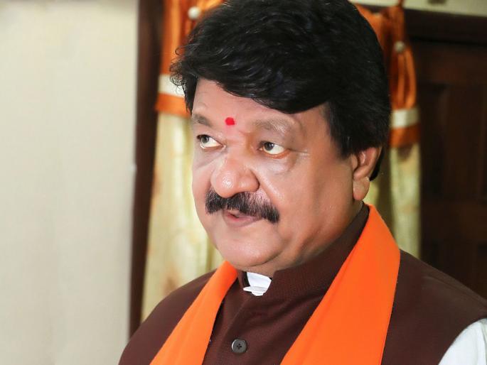 Kailash Vijayvargiya threatens govt officials in WBs Purulia | आमचे सरकार आल्यानंतर अधिकाऱ्यांना कोंबडा बनवू, भाजपा नेत्याचे वादग्रस्त विधान Kailash Vijayvargiya threatens govt officials in WBs Purulia | आमचे सरकार आल्यानंतर अधिकाऱ्यांना कोंबडा बनवू, भाजपा नेत्याचे वादग्रस्त विधान