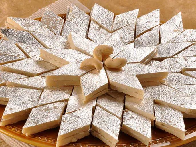 Shop vandalism, not the cashew nuts | काजूकतली न दिल्याने दुकानाची तोडफोड, घणसोलीतला प्रकार Shop vandalism, not the cashew nuts | काजूकतली न दिल्याने दुकानाची तोडफोड, घणसोलीतला प्रकार