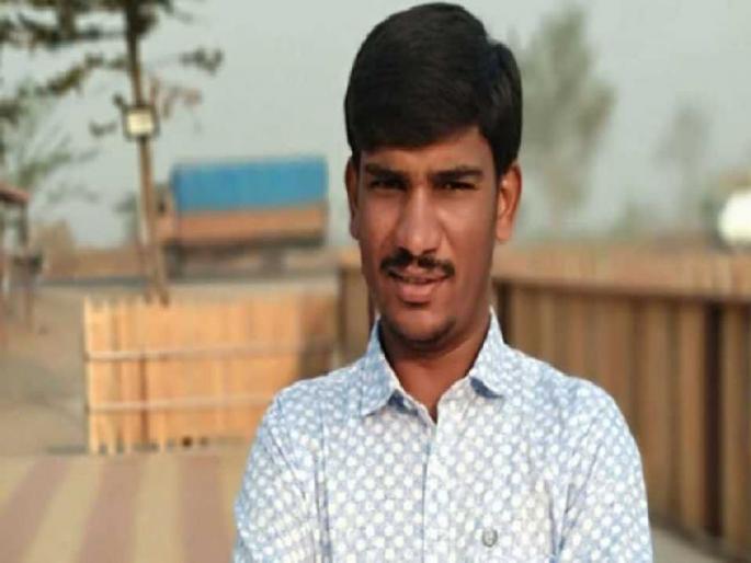 Maratha Kranti Morcha Kakasaheb Shinde's family members will be happy to help, give a job to a brother | Maratha Kranti Morcha : काकासाहेब शिंदेंच्या कुटुंबीयांस मदत जाहीर, भावाला नोकरी देणार Maratha Kranti Morcha Kakasaheb Shinde's family members will be happy to help, give a job to a brother | Maratha Kranti Morcha : काकासाहेब शिंदेंच्या कुटुंबीयांस मदत जाहीर, भावाला नोकरी देणार