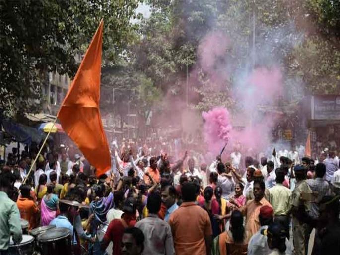 Beware if you dare to draw a victorious procession; The Collector gave the nod | विजयी मिरवणुका काढण्याचे धाडस कराल तर सावधान; जिल्हाधिकाऱ्यांनी दिली तंबी Beware if you dare to draw a victorious procession; The Collector gave the nod | विजयी मिरवणुका काढण्याचे धाडस कराल तर सावधान; जिल्हाधिकाऱ्यांनी दिली तंबी