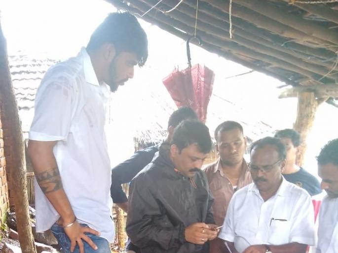 Flood affected Panchanama started in Kalyan taluka | कल्याण तालुक्यातील पूरग्रस्तांचे पंचनामे सुरू Flood affected Panchanama started in Kalyan taluka | कल्याण तालुक्यातील पूरग्रस्तांचे पंचनामे सुरू