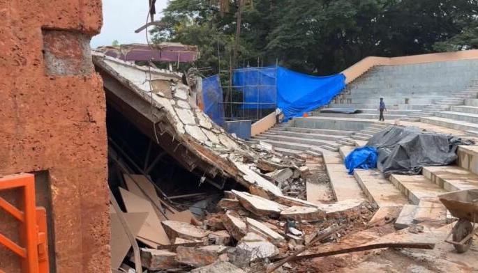 kala academy goa collapsed a serious note from the chief minister | कला अकादमी 'कोसळली'; मुख्यमंत्र्यांकडून गंभीर दखल kala academy goa collapsed a serious note from the chief minister | कला अकादमी 'कोसळली'; मुख्यमंत्र्यांकडून गंभीर दखल