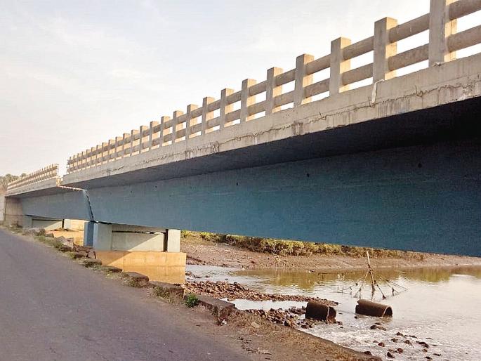 Waiting for the inauguration of the bridge bridge | कळंब पूल उदघाटनाच्या प्रतीक्षेत Waiting for the inauguration of the bridge bridge | कळंब पूल उदघाटनाच्या प्रतीक्षेत