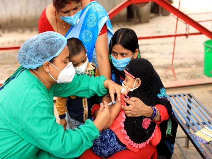 Measles outbreak in more than 100 places in the state; 15 patients recorded during the day | राज्यात १०० हून अधिक ठिकाणी गोवर उद्रेक; दिवसभरात १५ रुग्णांची नोंद Measles outbreak in more than 100 places in the state; 15 patients recorded during the day | राज्यात १०० हून अधिक ठिकाणी गोवर उद्रेक; दिवसभरात १५ रुग्णांची नोंद
