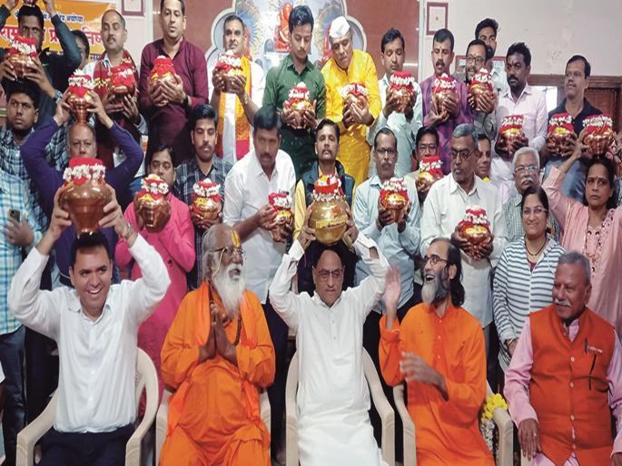 5000 volunteers, 150 lakh families will share the akshata of the Pranapratistha ceremony of Shri Rama's idol | ५ हजार स्वयंसेवक, दीड लाख कुटुंबाना वाटणार श्रीरामाच्या मूर्तीच्या प्राणप्रतिष्ठा सोहळ्याच्या अक्षता 5000 volunteers, 150 lakh families will share the akshata of the Pranapratistha ceremony of Shri Rama's idol | ५ हजार स्वयंसेवक, दीड लाख कुटुंबाना वाटणार श्रीरामाच्या मूर्तीच्या प्राणप्रतिष्ठा सोहळ्याच्या अक्षता