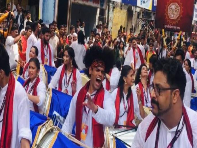 Many are eager to see the artists Pune citizens says where did the Kalawant team go | कलाकारांना पाहण्यासाठी अनेक जण उत्सुक; पुणेकर म्हणतायेत, कलावंत पथक गेलं कुठं? Many are eager to see the artists Pune citizens says where did the Kalawant team go | कलाकारांना पाहण्यासाठी अनेक जण उत्सुक; पुणेकर म्हणतायेत, कलावंत पथक गेलं कुठं?