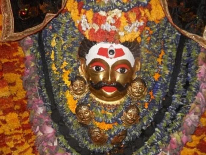 kalashtami: Know Kalabhairava's rare temple and important mantras on Kalashtami today! | kalashtami: आज कालाष्टमी निमित्त जाणून घ्या कालभैरवाचे दुर्मिळ मंदिर आणि महत्त्वपूर्ण मंत्र! kalashtami: Know Kalabhairava's rare temple and important mantras on Kalashtami today! | kalashtami: आज कालाष्टमी निमित्त जाणून घ्या कालभैरवाचे दुर्मिळ मंदिर आणि महत्त्वपूर्ण मंत्र!
