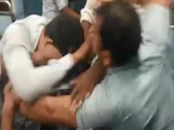 Clash between teachers in school kale Kolhapur, institution sends concerned teachers on compulsory leave | Kolhapur: शाळेत शिक्षकांमध्ये हाणामारी, संस्थेने संबंधित शिक्षकांना सक्तीच्या रजेवर पाठविले Clash between teachers in school kale Kolhapur, institution sends concerned teachers on compulsory leave | Kolhapur: शाळेत शिक्षकांमध्ये हाणामारी, संस्थेने संबंधित शिक्षकांना सक्तीच्या रजेवर पाठविले