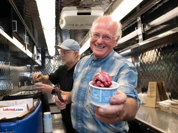 Citizens affected by the effects of the Palestine-Israel war and watermelon ice cream | पॅलेस्टाइन-इस्रायल युद्धाच्या झळांनी होरपळलेले नागरिक आणि ‘कलिंगड’ आइस्क्रीम!