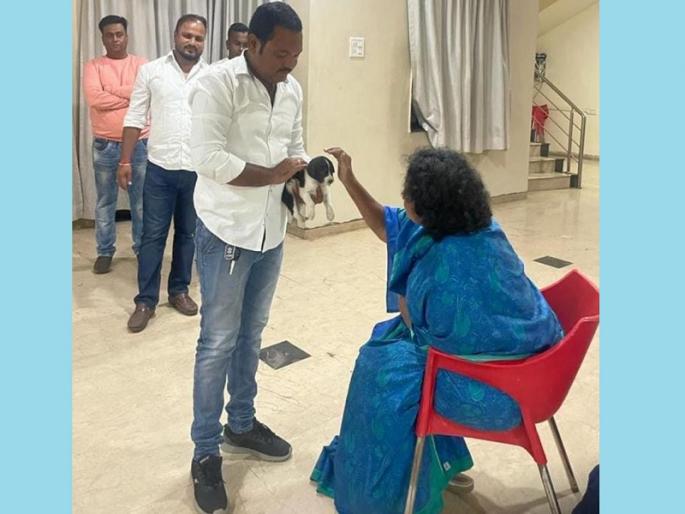Kalpana Raje Bhosle saved puppy was given life at two o'clock in the morning | कल्पना राजे भोसले यांनी जपली भूतदया; रात्री दोन वाजता दिले कुत्र्याच्या पिलाला जीवदान Kalpana Raje Bhosle saved puppy was given life at two o'clock in the morning | कल्पना राजे भोसले यांनी जपली भूतदया; रात्री दोन वाजता दिले कुत्र्याच्या पिलाला जीवदान