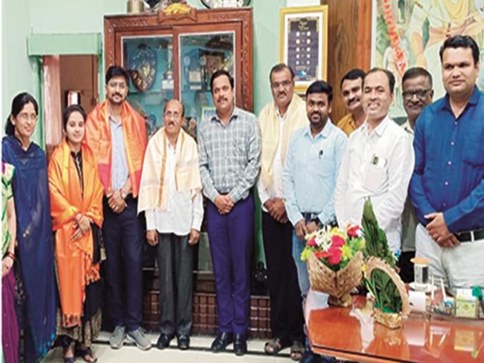 Education, pride and gratitude because of 'ST Bus' only; The loco pilot Kalpana Dhanawat is emitional | ‘लालपरी’मुळेच शिक्षण, ‘एसटी’चा अभिमान अन् उपकार; लोको पायलट कल्पना धनावत भावूक Education, pride and gratitude because of 'ST Bus' only; The loco pilot Kalpana Dhanawat is emitional | ‘लालपरी’मुळेच शिक्षण, ‘एसटी’चा अभिमान अन् उपकार; लोको पायलट कल्पना धनावत भावूक