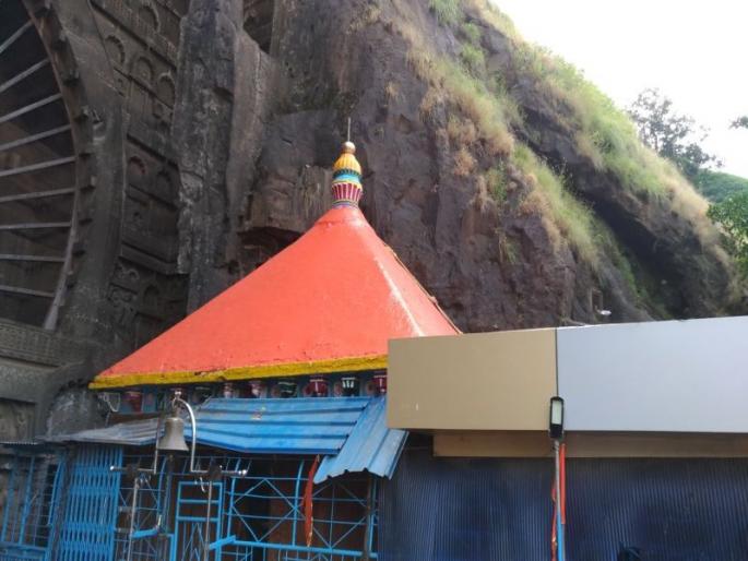 Kalswamini Ekvira temple in Karlia steals the golden clay of the temple | कार्ल्यातील एकविरा देवीच्या मंदिराचा सोन्याचा कळस चोरीला Kalswamini Ekvira temple in Karlia steals the golden clay of the temple | कार्ल्यातील एकविरा देवीच्या मंदिराचा सोन्याचा कळस चोरीला