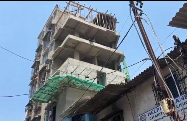 Re establishment of unauthorized constructions in Diwa Unauthorized constructions also in Kalwa Mumbra Kharegaon areas | दिव्यात अनाधिकृत बांधकामांचा पुन्हा पेव; कळवा, मुंब्रा, खारेगाव भागातही अनाधिकृत बांधकामे Re establishment of unauthorized constructions in Diwa Unauthorized constructions also in Kalwa Mumbra Kharegaon areas | दिव्यात अनाधिकृत बांधकामांचा पुन्हा पेव; कळवा, मुंब्रा, खारेगाव भागातही अनाधिकृत बांधकामे