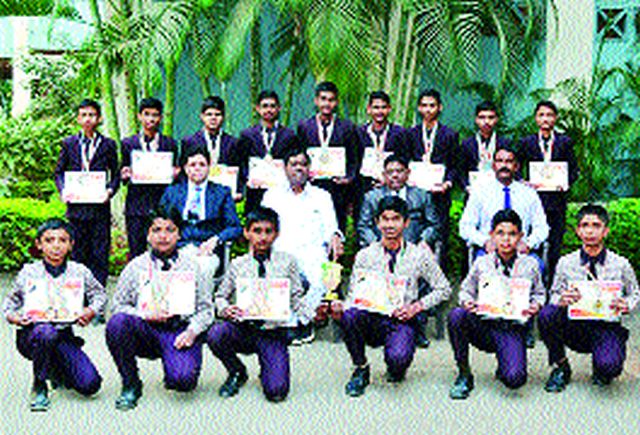 Match rehearsals | घोडेस्वारांकडून पदकांची लयलूट Match rehearsals | घोडेस्वारांकडून पदकांची लयलूट