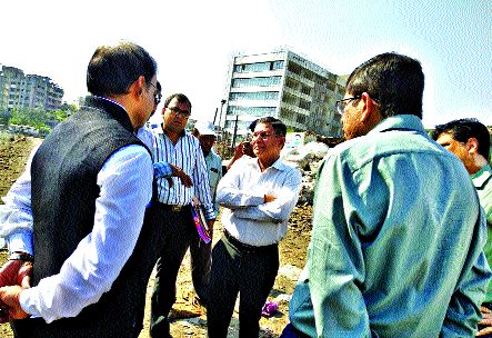 KDMC spread from garbage dispute | कचराप्रश्नावरून केडीएमसी फैलावर KDMC spread from garbage dispute | कचराप्रश्नावरून केडीएमसी फैलावर