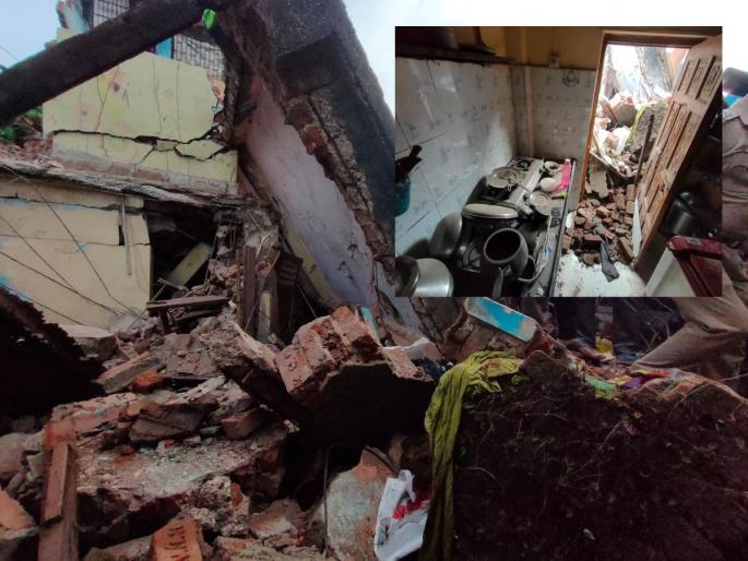 Kalyan: A one-storey building collapsed in Kalyan, killing one and injuring another | Kalyan: कल्याणमध्ये एक मजली इमारत कोसळली, एकाचा मृत्यू अन्य एकजण जखमी Kalyan: A one-storey building collapsed in Kalyan, killing one and injuring another | Kalyan: कल्याणमध्ये एक मजली इमारत कोसळली, एकाचा मृत्यू अन्य एकजण जखमी