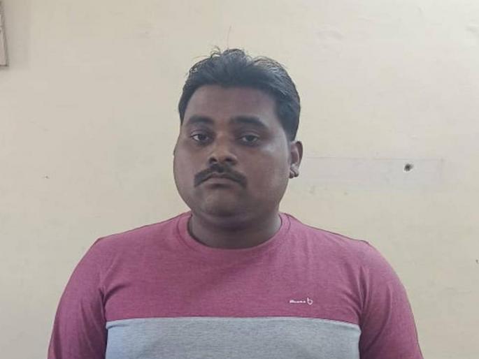 Kalyan case accused Vishal Gawli remanded in seven-day police custody Wife also supported him | कल्याण अत्याचार-खून प्रकरणः आरोपी विशाल गवळीला सात दिवसांची पोलीस कोठडी; पत्नीनेही दिली होती साथ Kalyan case accused Vishal Gawli remanded in seven-day police custody Wife also supported him | कल्याण अत्याचार-खून प्रकरणः आरोपी विशाल गवळीला सात दिवसांची पोलीस कोठडी; पत्नीनेही दिली होती साथ