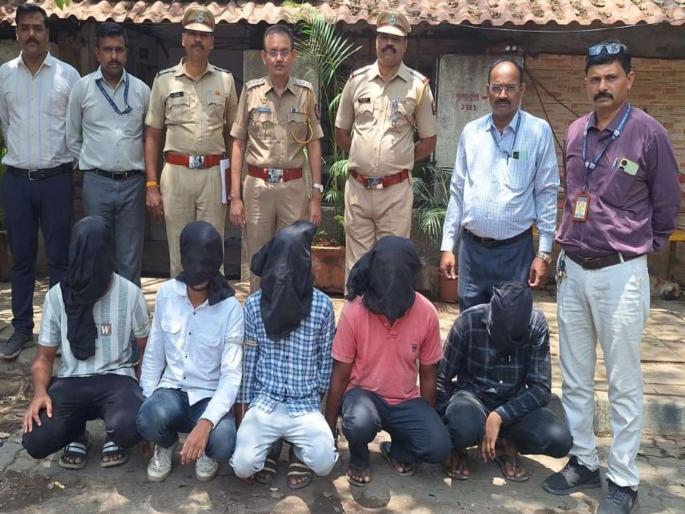 Daughter murdered father seriously injured for not paying for alcohol in kalyan | दारूसाठी पैसे दिले नाही म्हणून मुलीची हत्या; मारहाणीत वडीलही गंभीर जखमी Daughter murdered father seriously injured for not paying for alcohol in kalyan | दारूसाठी पैसे दिले नाही म्हणून मुलीची हत्या; मारहाणीत वडीलही गंभीर जखमी