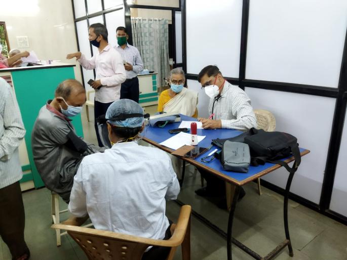 kalyan Medical services provided by doctors in orphanages and old age homes | कल्याण : डॉक्टरांनी दिली अनाथाश्रम व वृद्धाश्रमात वैद्यकीय सेवा kalyan Medical services provided by doctors in orphanages and old age homes | कल्याण : डॉक्टरांनी दिली अनाथाश्रम व वृद्धाश्रमात वैद्यकीय सेवा