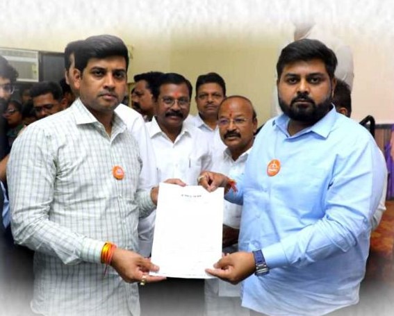 Plight of passengers due to cancellation of railway local trains | रेल्वे लोकल गाड्यांच्या फेऱ्या रद्द केल्याने प्रवाशांचे हाल Plight of passengers due to cancellation of railway local trains | रेल्वे लोकल गाड्यांच्या फेऱ्या रद्द केल्याने प्रवाशांचे हाल