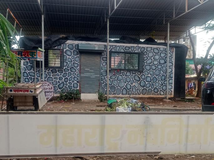 The KDMC team that went to take action against the MNS branch in Kalyan returned | कल्याणमधील मनसेच्या शाखेवर कारवाईसाठी गेलेले केडीएमसीचे पथक माघारी परतले, कारण... The KDMC team that went to take action against the MNS branch in Kalyan returned | कल्याणमधील मनसेच्या शाखेवर कारवाईसाठी गेलेले केडीएमसीचे पथक माघारी परतले, कारण...