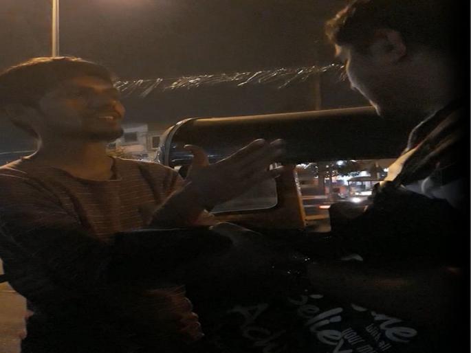 Auto Riksha driver misbehaviour with Girl on Road | VIDEO- मुजोर रिक्षाचालक, भररस्त्यात तरूणीशी गैरवर्तन करून काढली औकात Auto Riksha driver misbehaviour with Girl on Road | VIDEO- मुजोर रिक्षाचालक, भररस्त्यात तरूणीशी गैरवर्तन करून काढली औकात