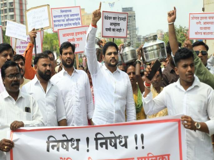 City chief of Shinde Sena warned the administration that the officer will not be allowed to sit on the spot if water is not received | पाणी मिळाले नाही तर अधिकाऱ्याला जागेवर बसू देणार नाही, शिंदे सेनेच्या शहर प्रमुखांचा प्रशासनाला इशारा City chief of Shinde Sena warned the administration that the officer will not be allowed to sit on the spot if water is not received | पाणी मिळाले नाही तर अधिकाऱ्याला जागेवर बसू देणार नाही, शिंदे सेनेच्या शहर प्रमुखांचा प्रशासनाला इशारा