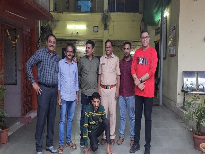 Kalyan Police has arrested the thief who stole the bike from the parking lot | पार्किंगमधील दुचाक्या चोरणारा सराईत चोरटा गजाआड; सीसीटीव्हीच्या आधारे पोलिसांनी केली अटक Kalyan Police has arrested the thief who stole the bike from the parking lot | पार्किंगमधील दुचाक्या चोरणारा सराईत चोरटा गजाआड; सीसीटीव्हीच्या आधारे पोलिसांनी केली अटक